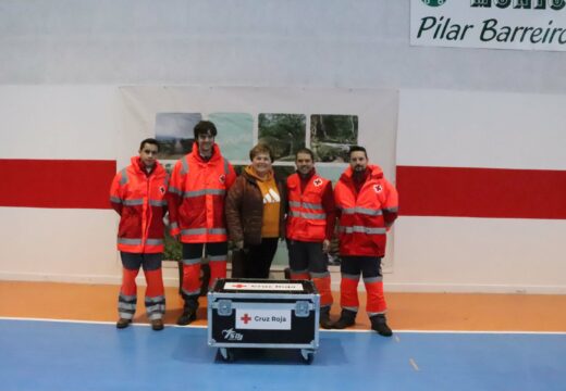 O Concello de Lousame entrega un flightcase a Cruz Roja Noia para o traslado seguro dos seus dispositivos médicos